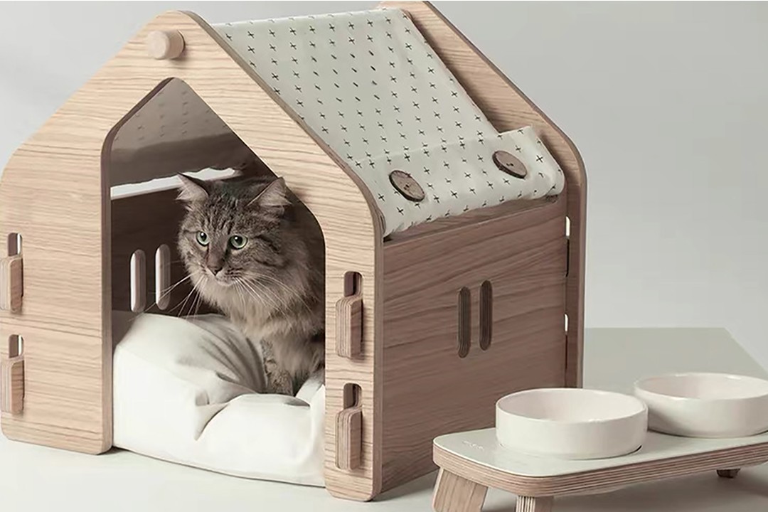 BUBBLESPAW 木质宠物屋里的猫咪
